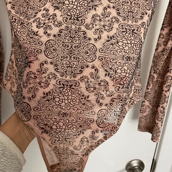 Paisley print Nude V-neck bodysuit - Picture 4 of 6